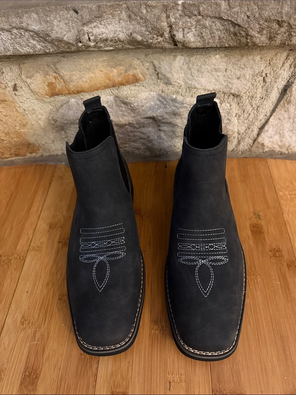 Men's Black Chukka Boots with Decorative Stitching